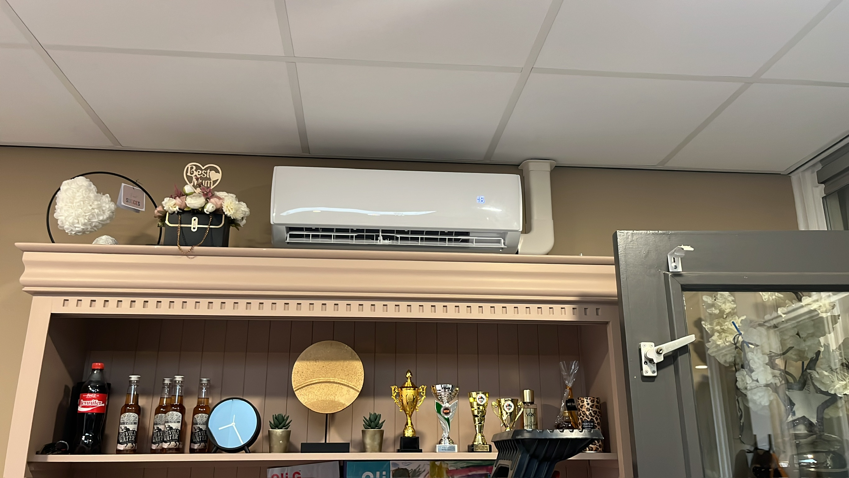Airco binnenunit — strakke wandmontage