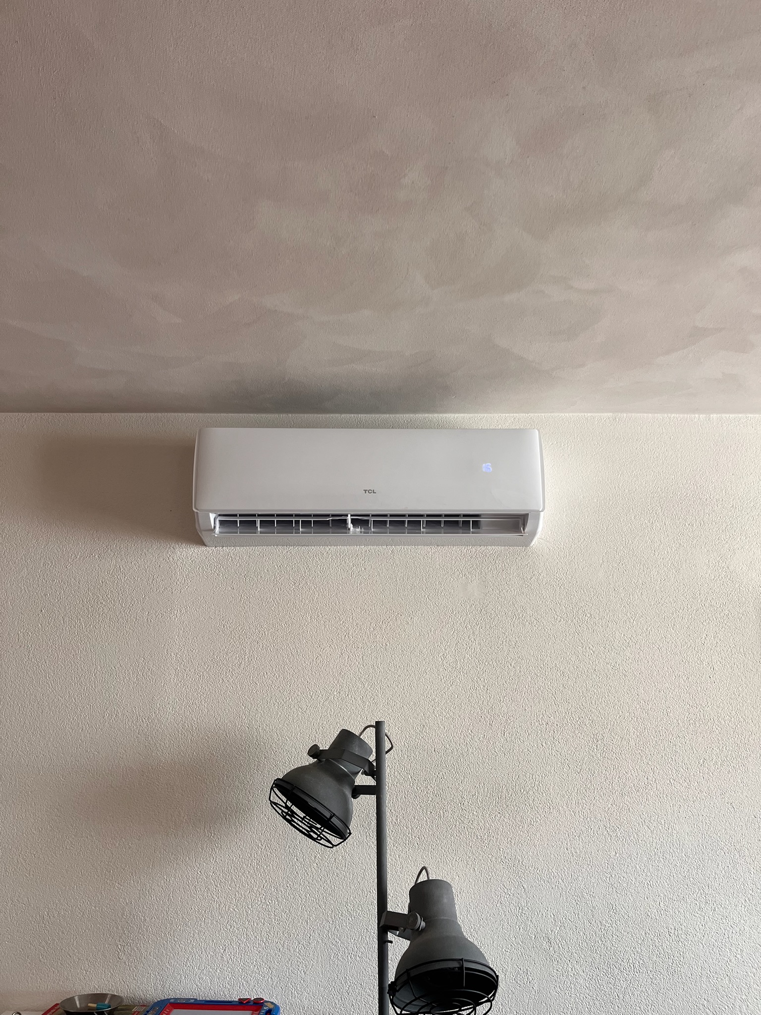 TCL binnenunit woonkamer — designlamp